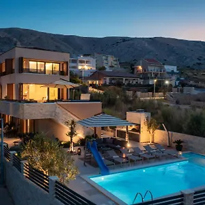 https://villa-emma-pag.hotelinzadar.com